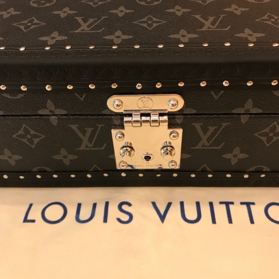 LOUIS VUITTON Case LOUIS VUITTON Case